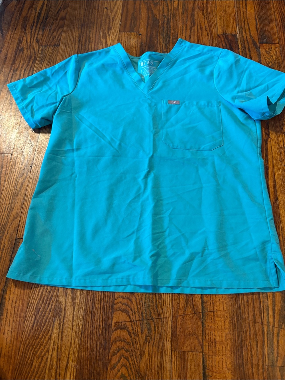 🎉NWOT! Figs Women’s Short-Sleeve Catrina One Pocket V-Neck Top Light Blue!